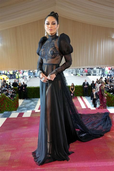 vanessa hudgens met gala 2022.